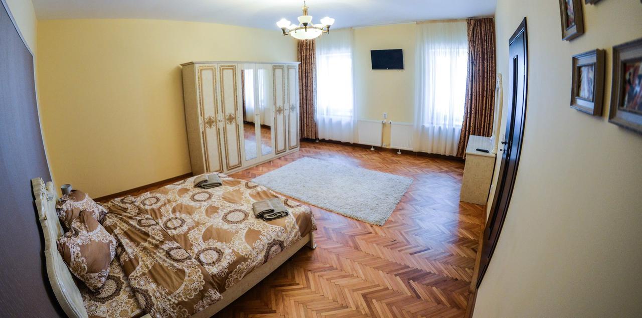 Apartment Luca Poarta Schei Brasov Exterior photo